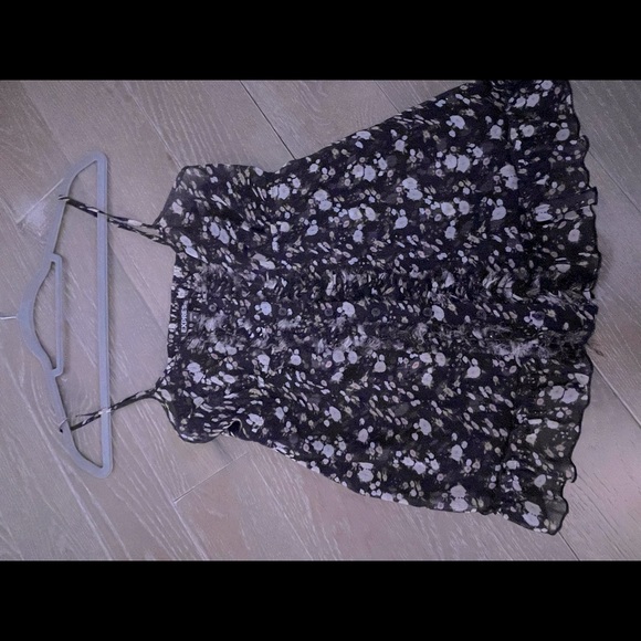 Express - Floral Ruffle Tank - Picture 4 of 9